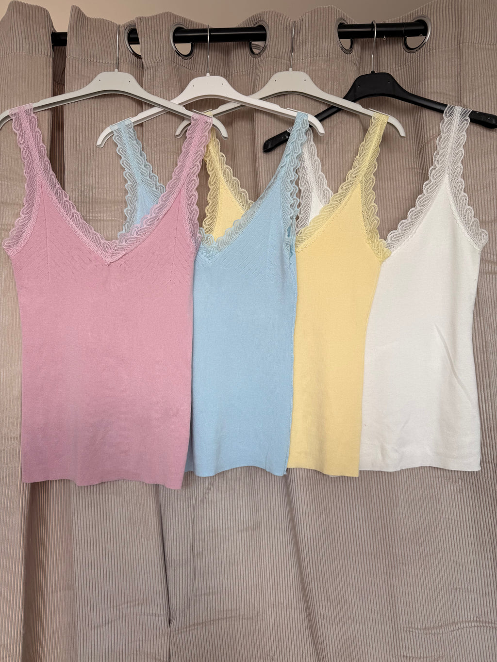 Mila Basic Top